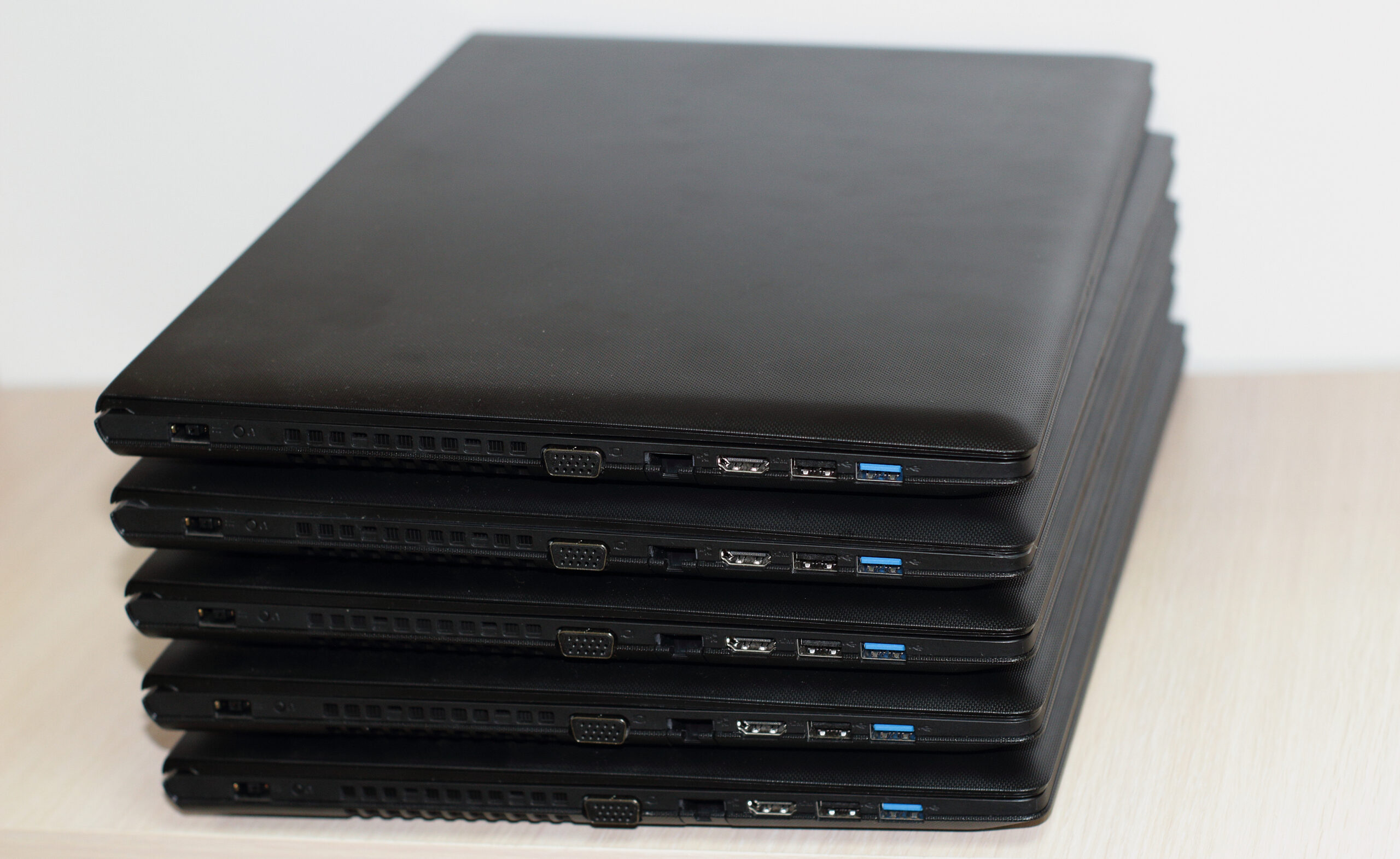 input-connection-sockets-side-laptops-folded-stack