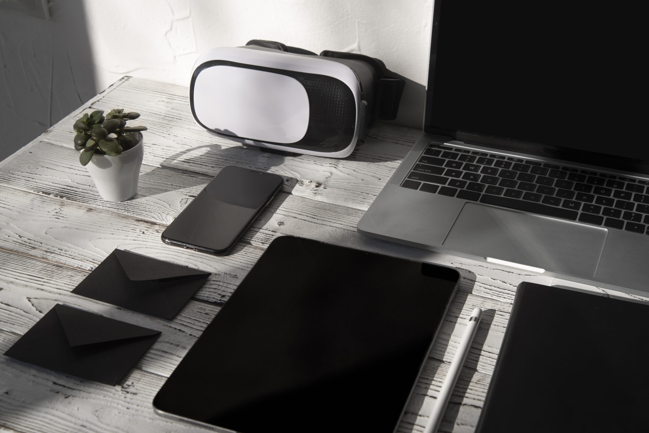 modern-stationary-collection-arrangement (1)